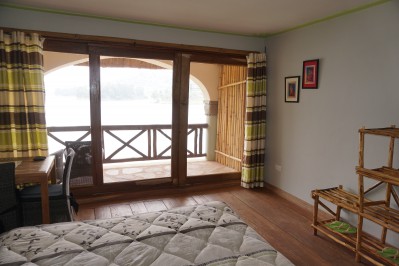 birdnest-resort-room-12-double-lake-view_16596106478_o.jpg