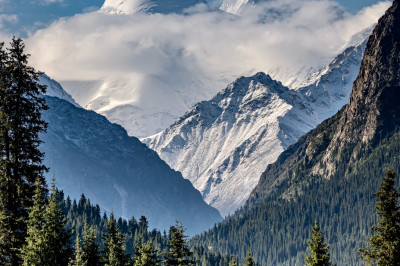 khan-tengri-peak-bayankol-valley.png