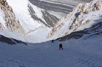 climbing-on-the-western-ridge-6700m.jpg