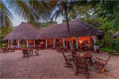 restaurant-terrace.jpg