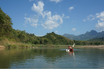 paddeln_auf_mekong.png